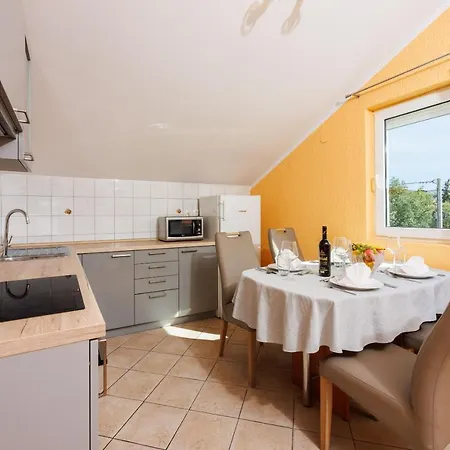 Apartment Davor *