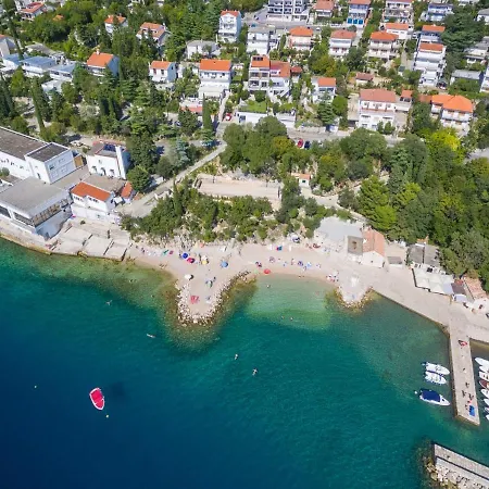 Apartman Davor *